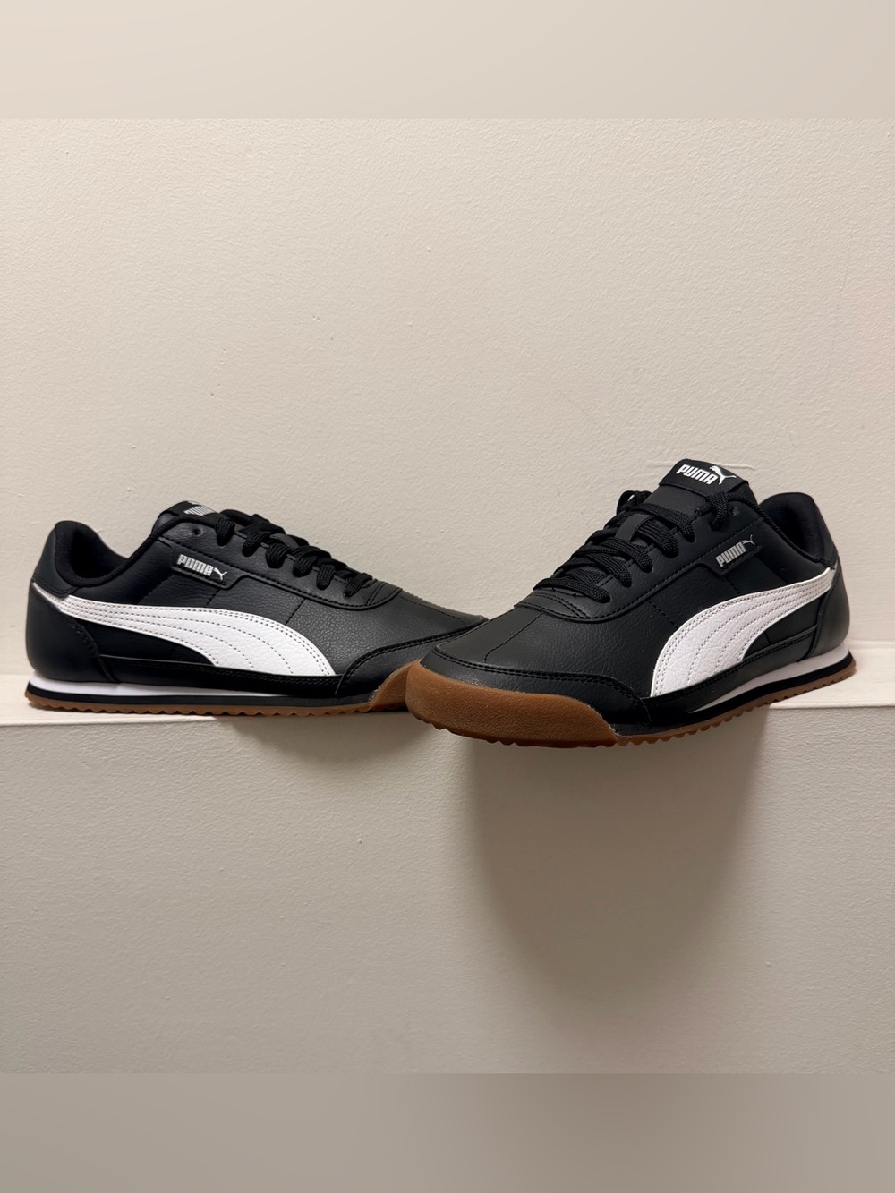 NWOT Puma Turino II Women’s Sneakers Black/White Gum Sole Size 7 No Box - Picture 3 of 6
